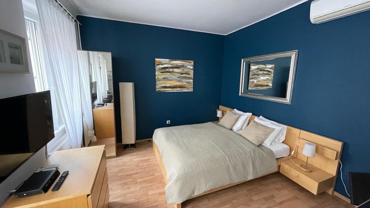 Apartment Lovely In The Heart Of Downtown *
