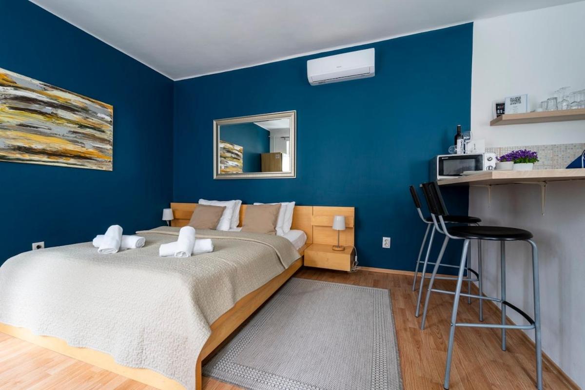 Lovely In The Heart Of Downtown Apartment *
